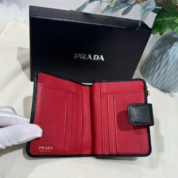 EUC✨PRADA Limited Edition Bifold Saffiano Wallet - Picture 3 of 15